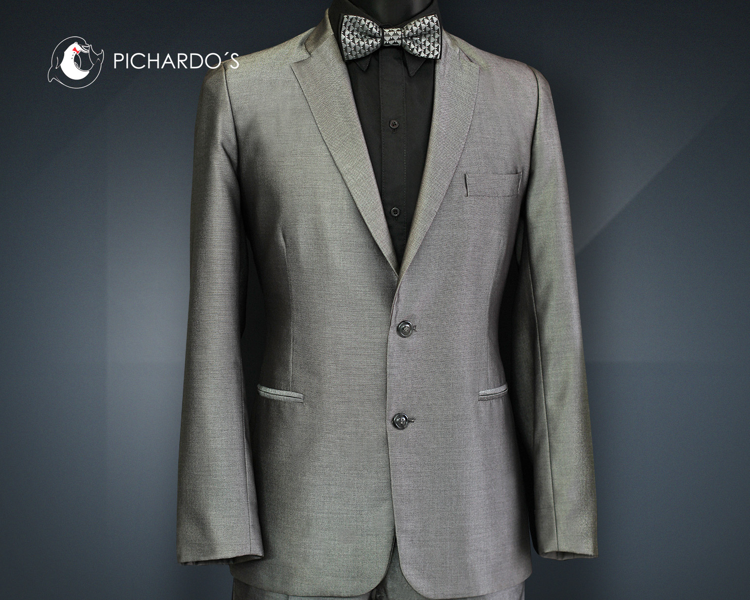 Traje gris satinado claro