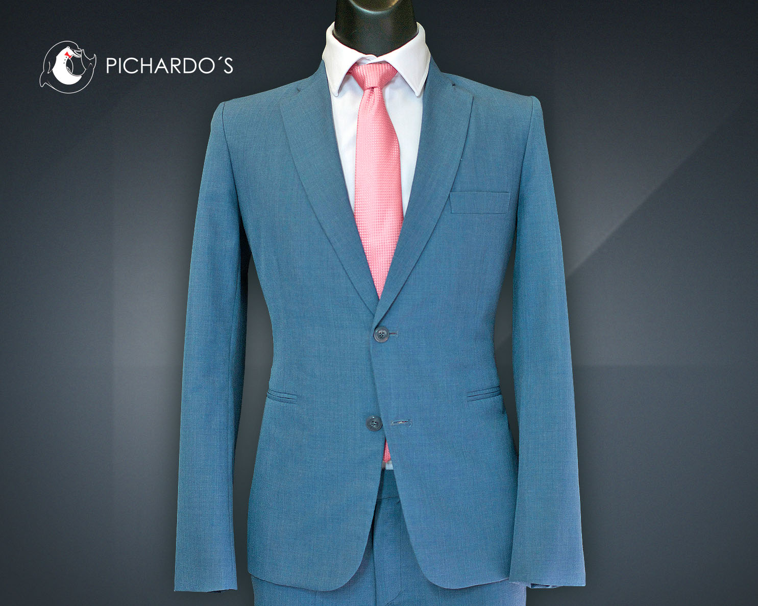 Traje azul cielo